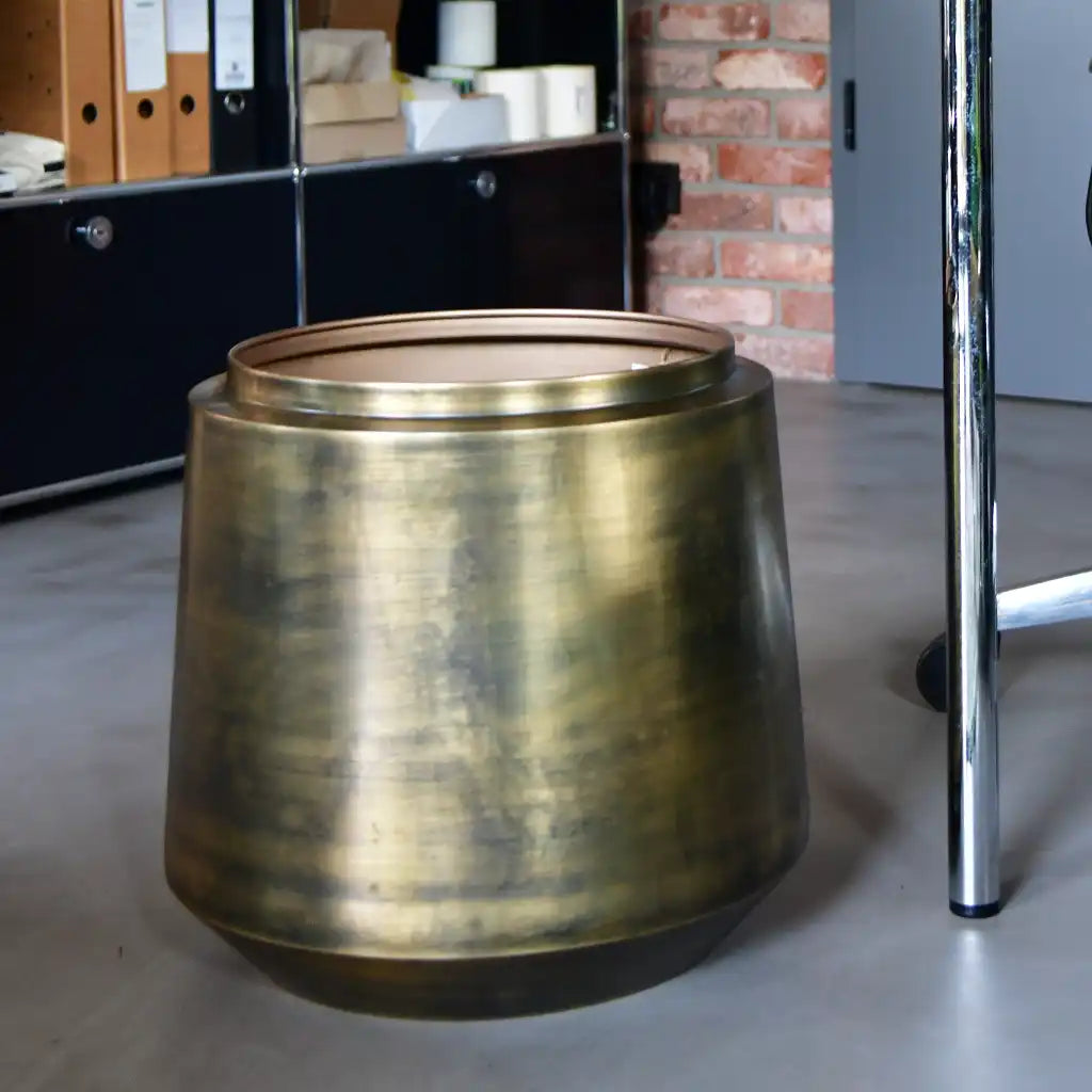 Übertopf Indigo Vintage Metallschimmer Gold für große Pflanzen im Büro, Bürobegrünung Dekoration